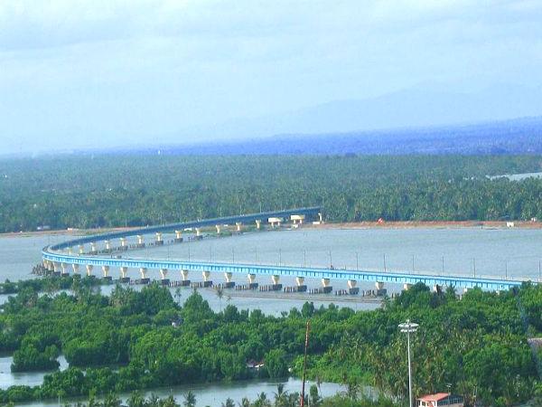 வேம்பநாடு ரயில் பாலம்
