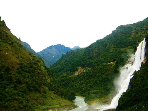 நுராரங்க் அருவி