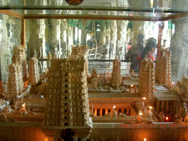 கோயிலின் மாதிரி வடிவம்