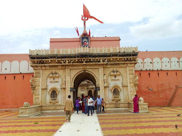 20-ஆம் நூற்றாண்டு கோயில்