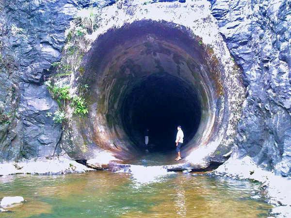 அஞ்சுருளி சுரங்கத்தின் குளோஸ் அப்