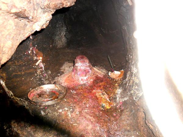 அக்கமாதேவி குகை லிங்கம்