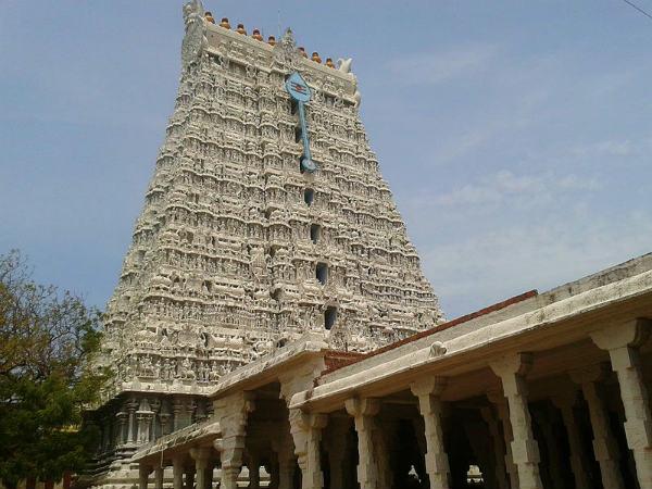 சிவனுக்கே முதல் தீபாராதனை!
