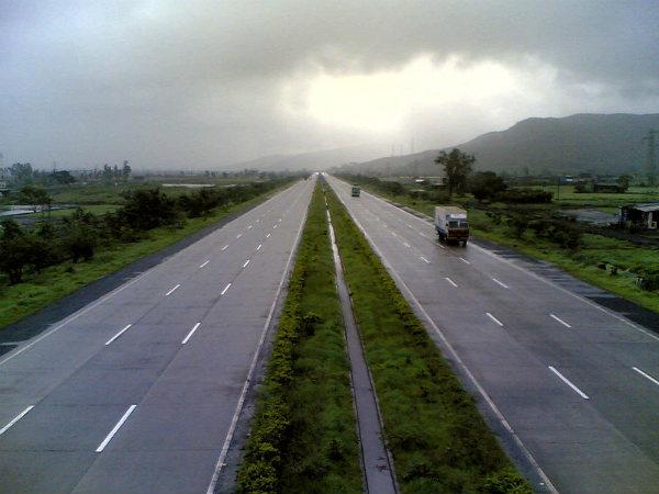 யஷ்வந்த்ராவ் சவான் மும்பை புனே விரைவு பாதை: