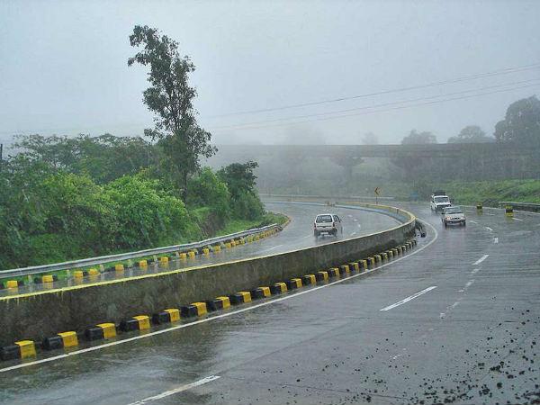 யஷ்வந்த்ராவ் சவான் மும்பை புனே விரைவு பாதை: