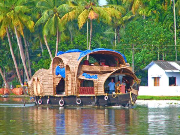 ஆலப்புழா படகு வீடுகள் :