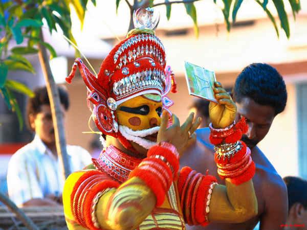 தெய்யமும். கதக்களியும் :