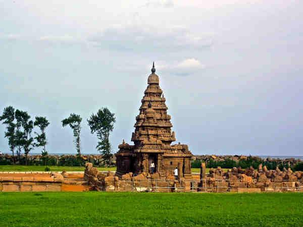 கடற்கரை கோயில் :