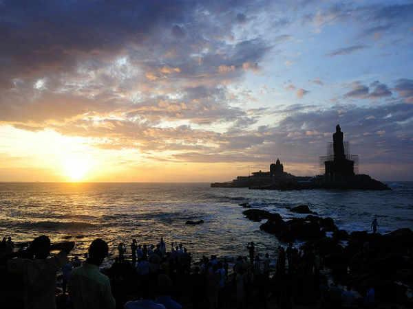 வள்ளுவர் சிலை :