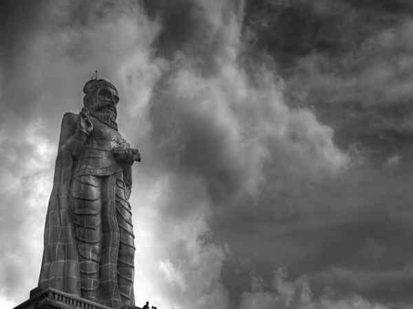 வள்ளுவர் சிலை :