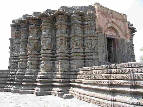 தைத்திய சுதன் கோயில்: