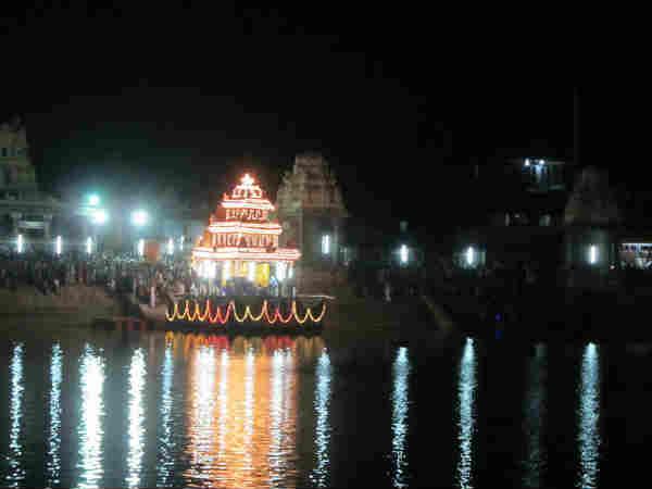 மகாமகக் குளம் :