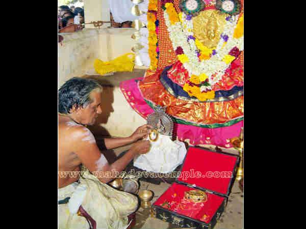 மாதவிடாய் விழா:
