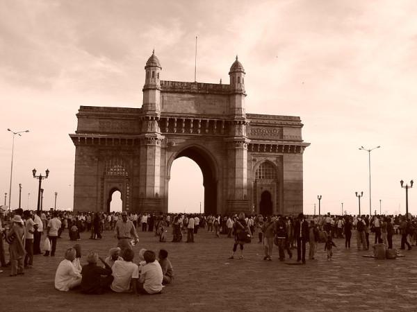 பாலிவுட் என்ட்ரி