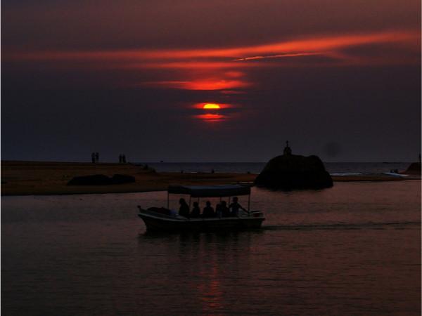படகில் பயணம்
