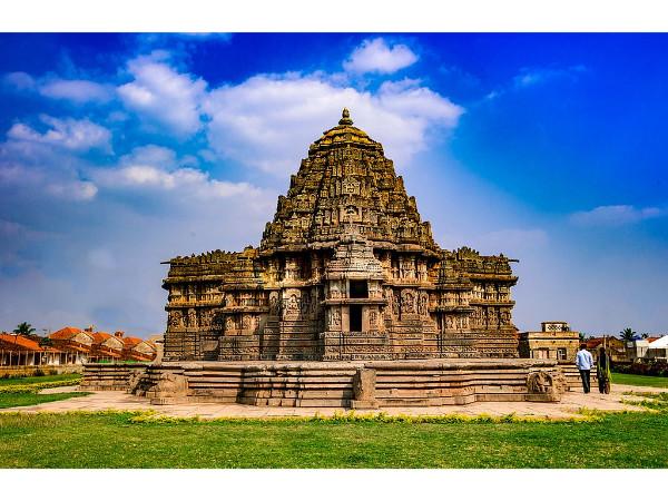 லக்ஷ்மிநாராயணர் ஆலயத்தைக் கட்டியது யார்?