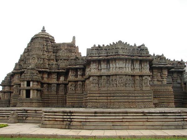 சுற்று பிரகாரம்