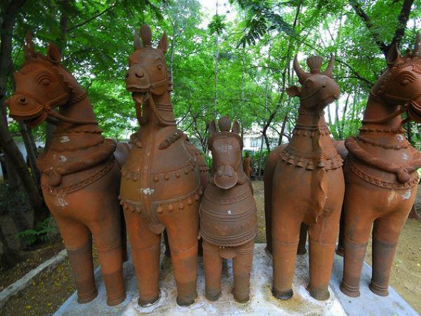 மண் குதிரை
