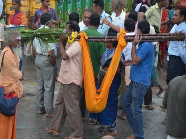 விசேசமான கரும்புத் தொட்டில் வழிபாடு எதற்காக?