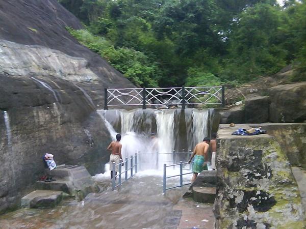 புலி அருவி