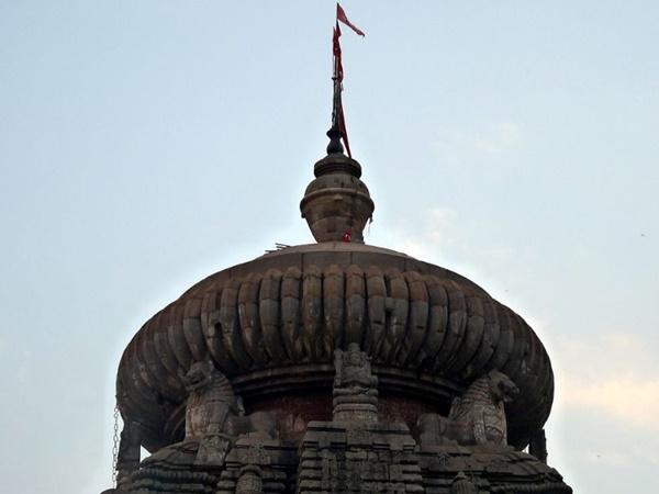 கட்டியது யார் தெரியுமா?