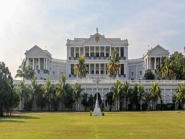 பாலாக்ணுமா அரண்மனை