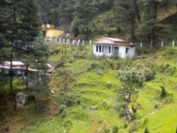 மலைக்குள் நுழைந்து வளைந்து செல்ல தயாரா