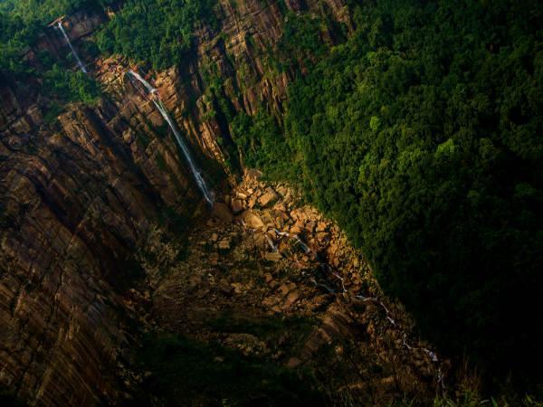 ஏழு சகோதரி அருவிகள்