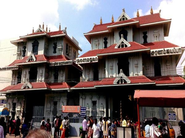 மகாலிங்கபுரம் ஸ்ரீ அய்யப்பன் கோயில்
