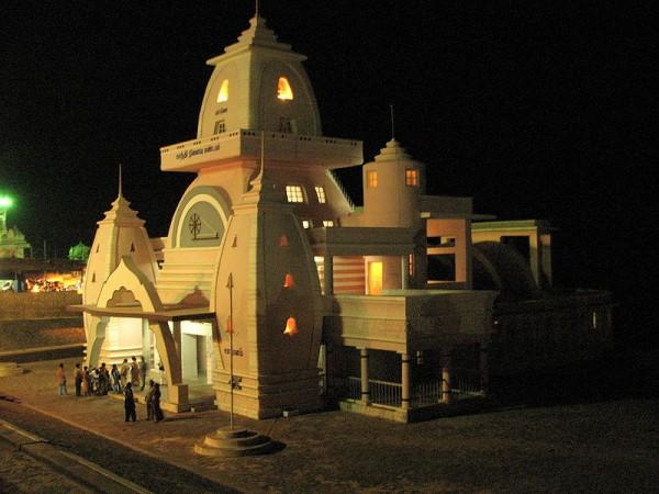 மின்னும் காந்தி மண்டபம்