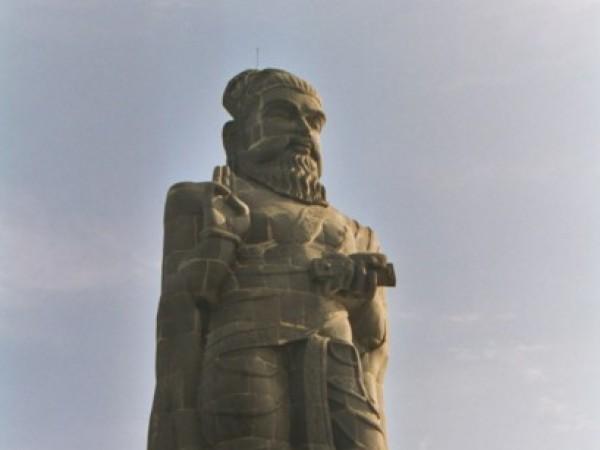 வானுயர்ந்த வள்ளுவர்