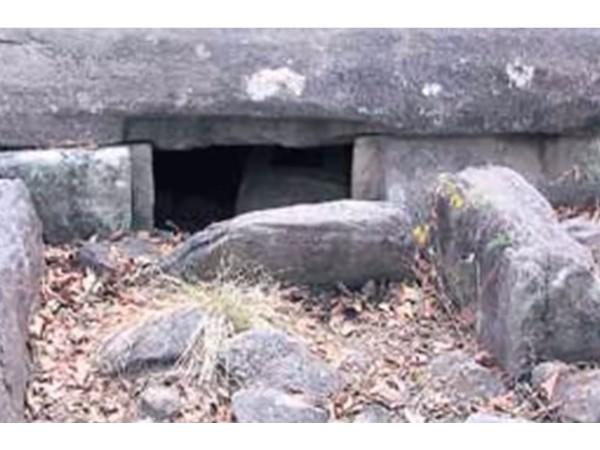 எல்லா கல்லறைகளும் திறக்கப்படுகின்றன