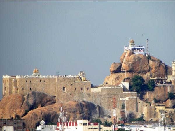 அருகிலுள்ள சுற்றுலாத் தளங்கள்