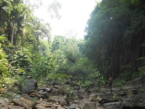 குகை நோக்கி பயணம்