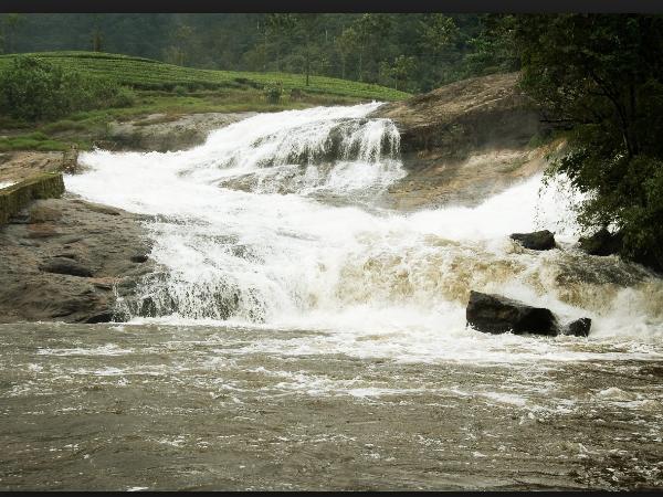 பள்ளிவாசல் நீர்விழ்ச்சி