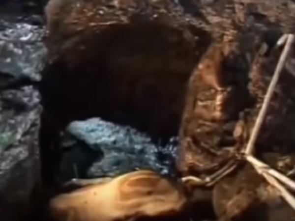 பூமிக்கடியில் இன்னொரு உலகம்