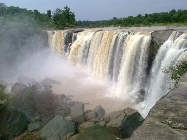 அம்ரித் தாரா நீர்வீழ்ச்சி