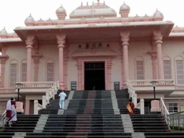 விளையாட்டில் சாதிக்க விரும்பும் குழைந்தைகள்