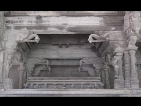 மண்டபத்துக்குள் மண்டபம்