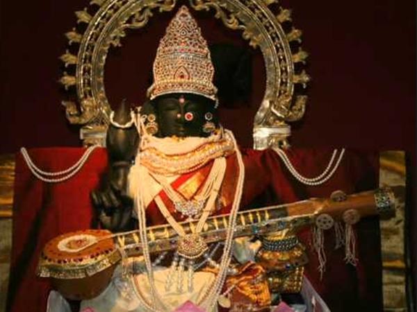 ஊஞ்சல் உற்சவம்