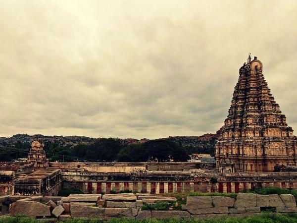 கோடைக்காலம்(மார்ச் மாதம் தொடங்கி மே மாதம் வரை):