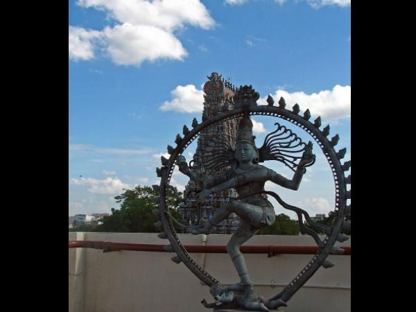 காணாமல் போன சிலைகள்