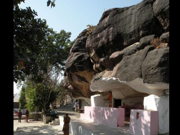 பாறை ஓவியங்கள் மற்றும் சுரங்கங்கள்