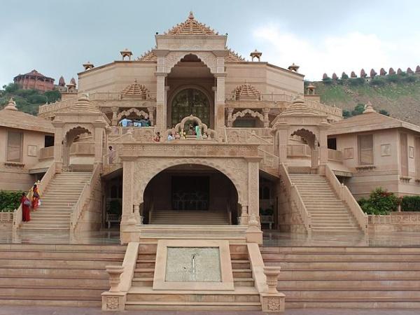 நரேலி ஜெயின் கோயில்