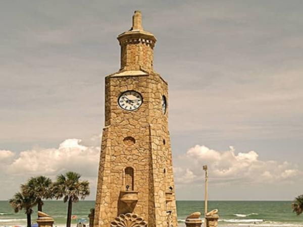 கிளாக் டவர், அல்வர்