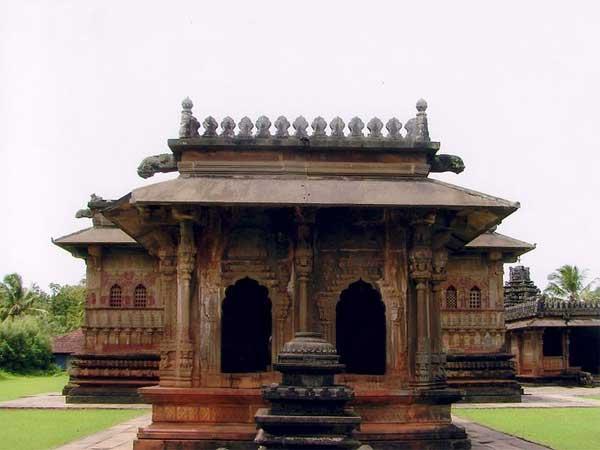இக்கேரியின் அகோரேஷ்வர ஆலயம்:
