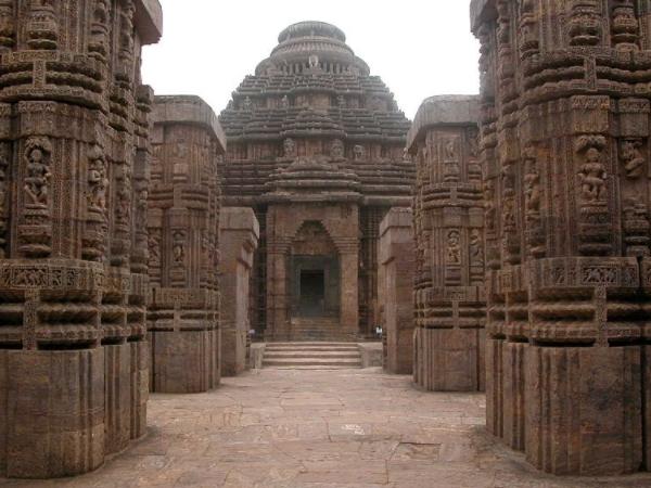 ‘கொனார்க்’ சூரிய கோயில்