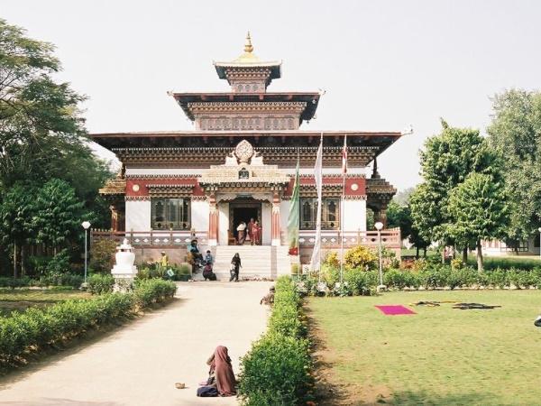 பராபர் குகைகள்