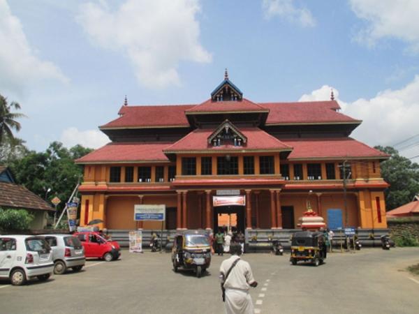 குலத்துங்கல் ஸ்ரீதேவி கோயில், மணிமாலா