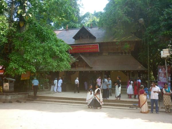 மூங்கணி ஸ்ரீதர்ம சாஸ்தா கோயில்